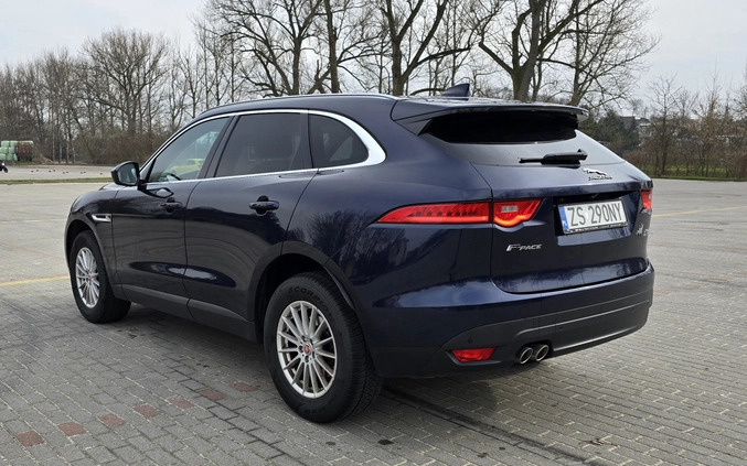 Jaguar F-Pace cena 109900 przebieg: 154000, rok produkcji 2016 z Hel małe 106